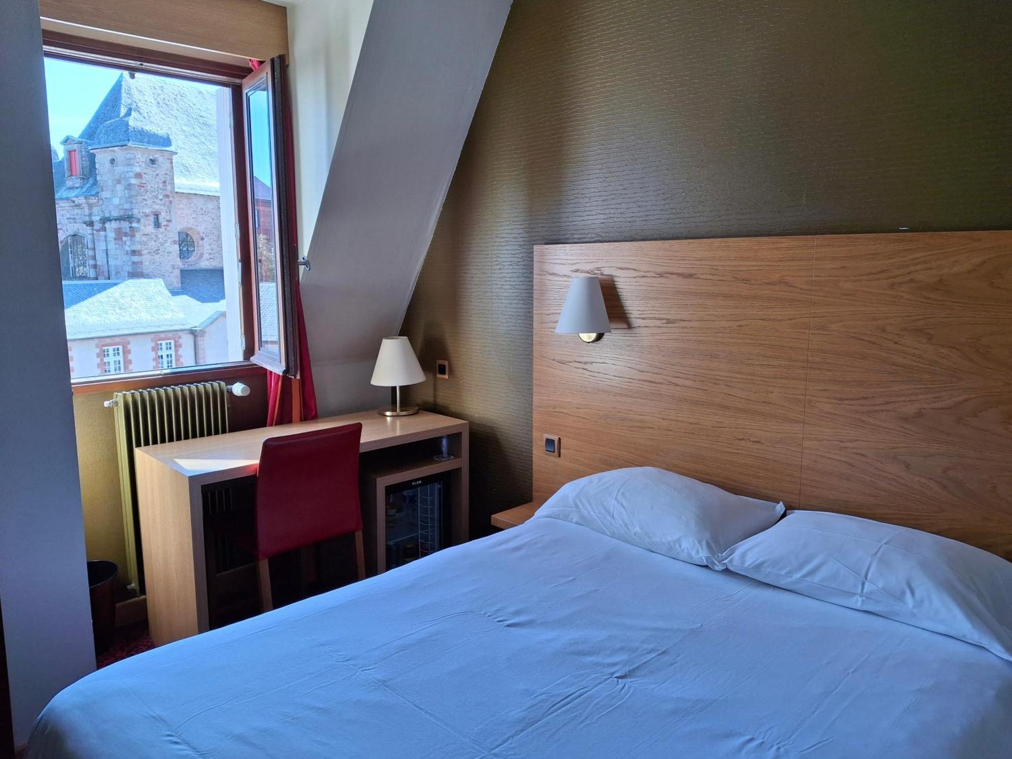 Hotel Tour Maje Rodez Esterno foto