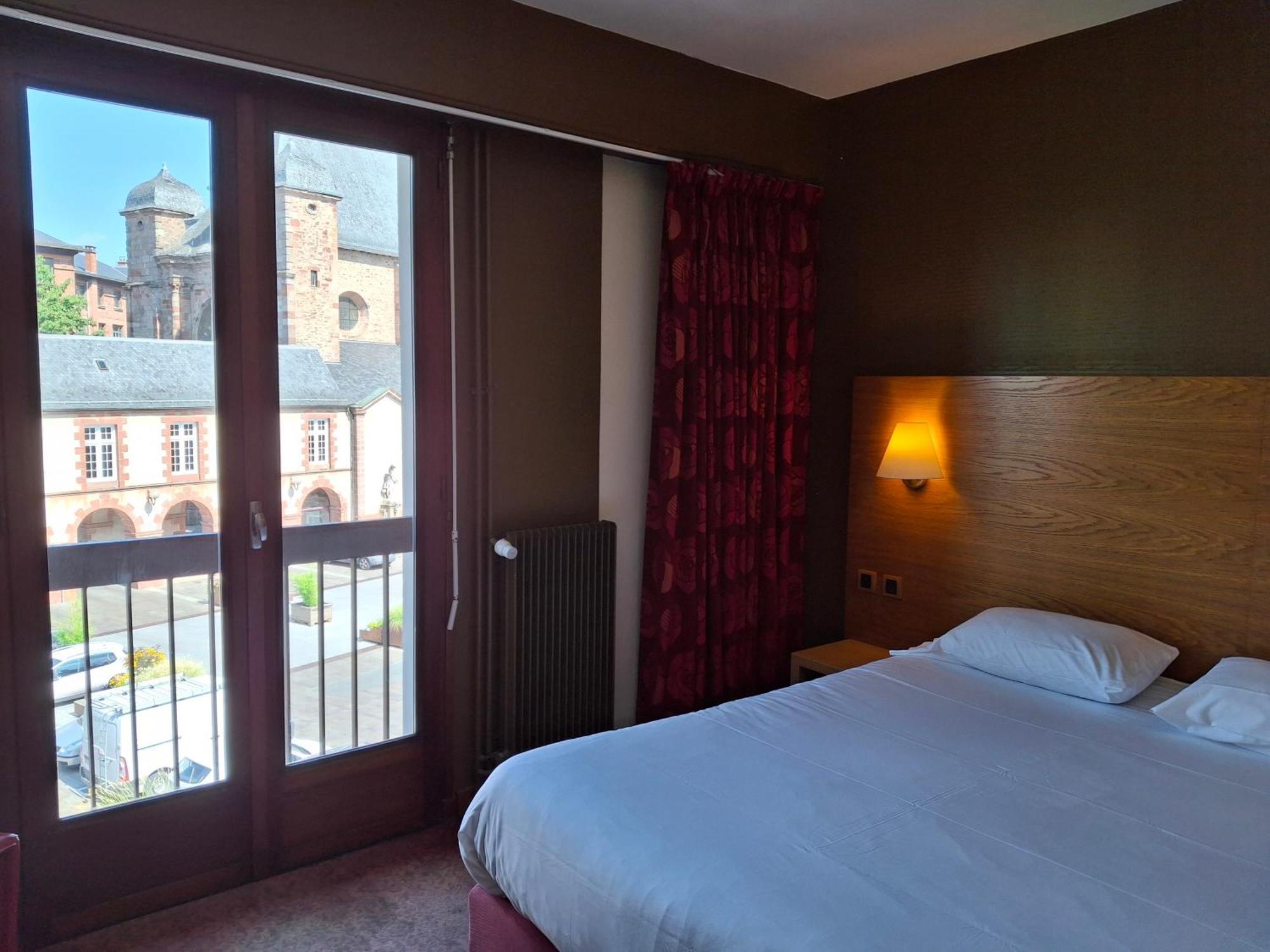 Hotel Tour Maje Rodez Esterno foto