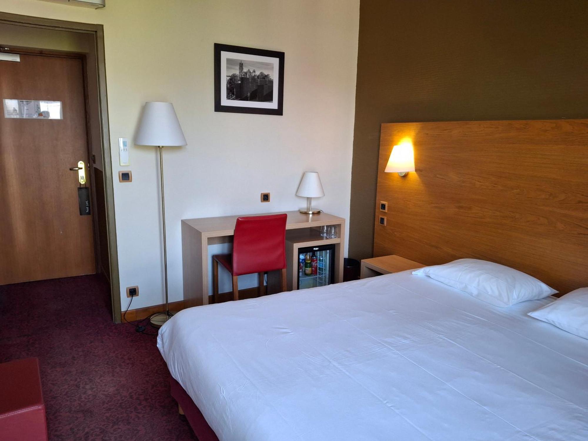 Hotel Tour Maje Rodez Esterno foto