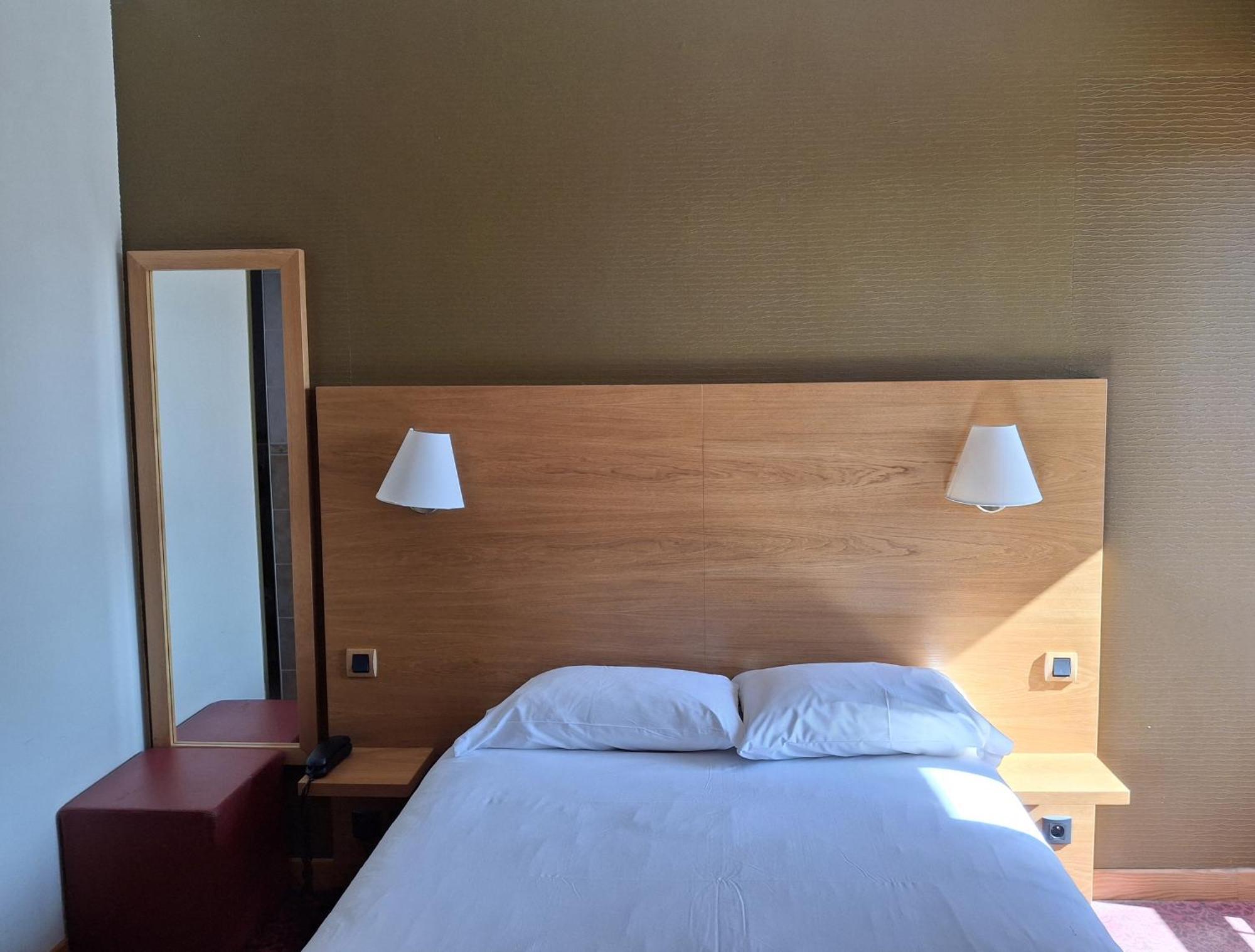 Hotel Tour Maje Rodez Esterno foto