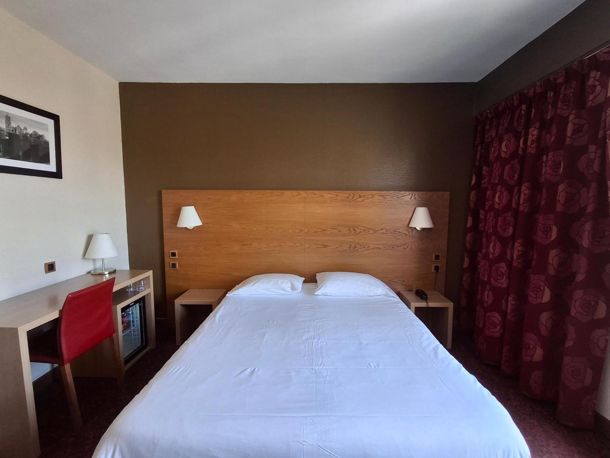 Hotel Tour Maje Rodez Esterno foto