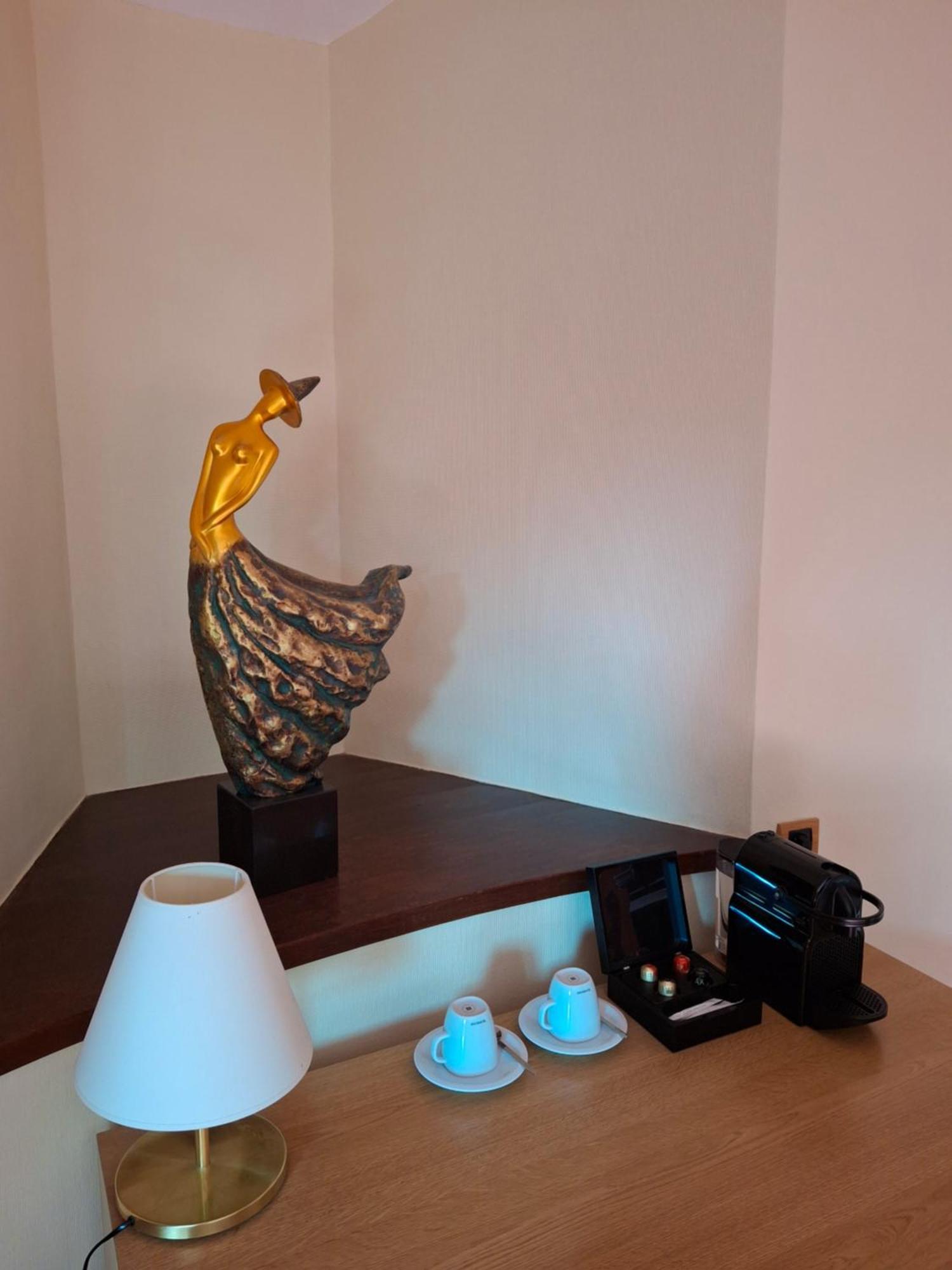 Hotel Tour Maje Rodez Esterno foto