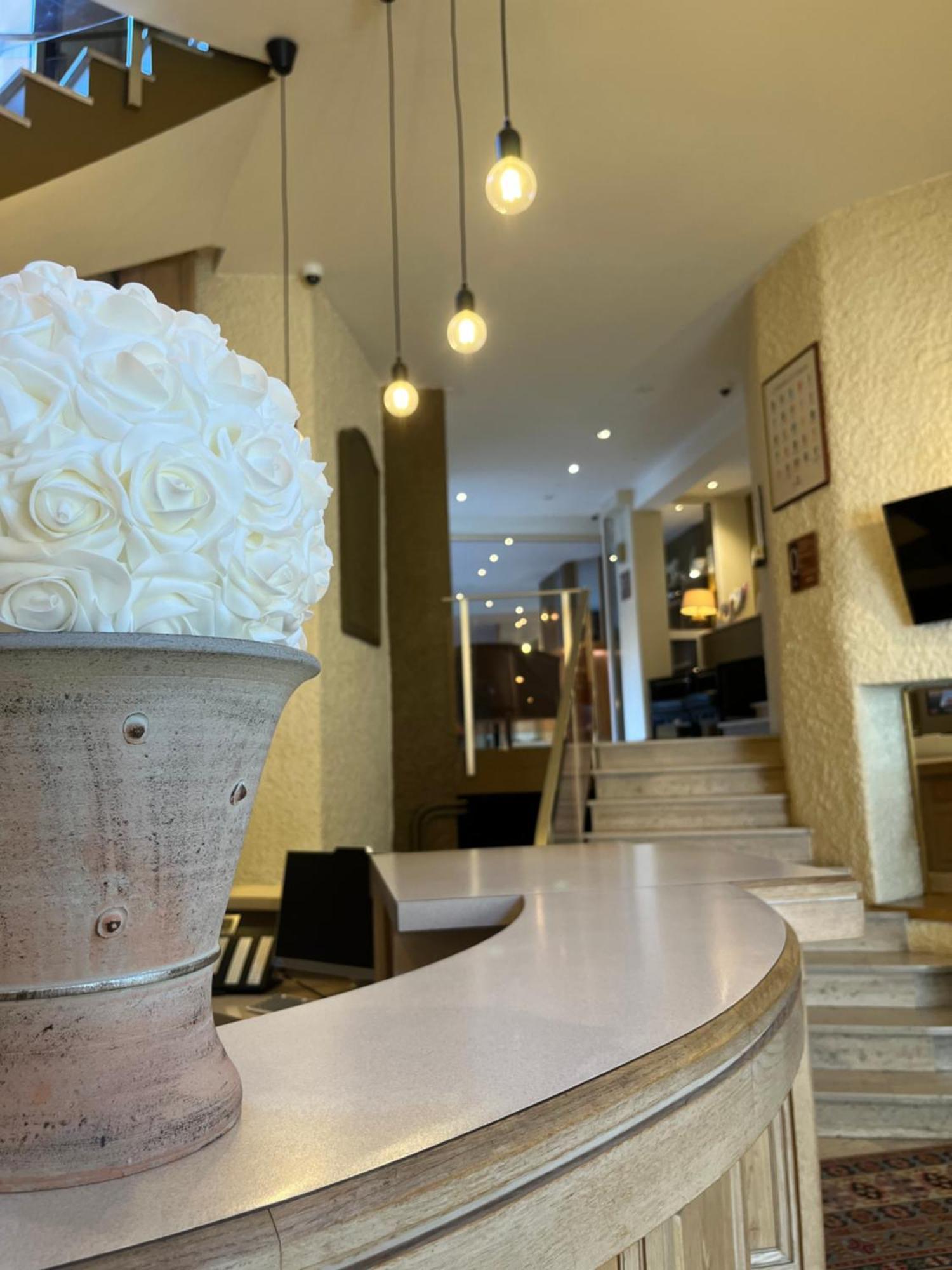 Hotel Tour Maje Rodez Esterno foto